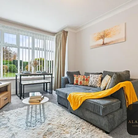 Roundhay 4-bed With Free Parking Wi-fi Semesterbostad