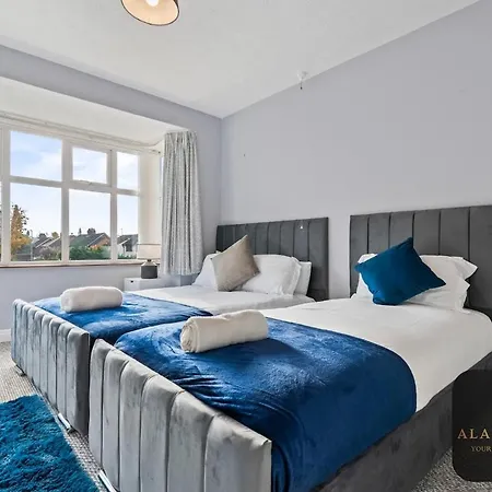 Roundhay 4-bed With Free Parking Wi-fi