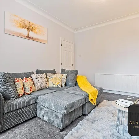 Semesterbostad Roundhay 4-bed With Free Parking Wi-fi