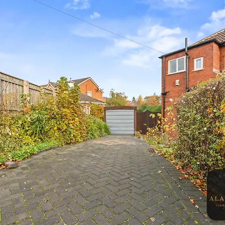 Roundhay 4-bed With Free Parking Wi-fi Semesterbostad