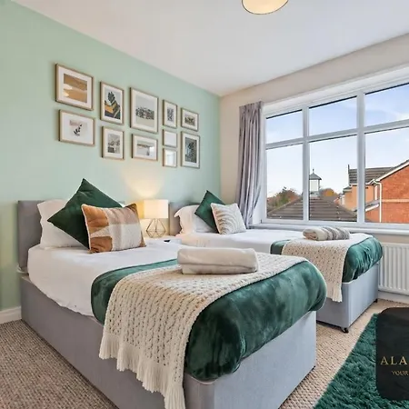 Roundhay 4-bed With Free Parking Wi-fi Casa vacanze Leeds (West Yorkshire)