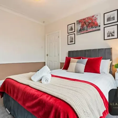 Holiday home Roundhay 4-bed With Free Parking Wi-fi