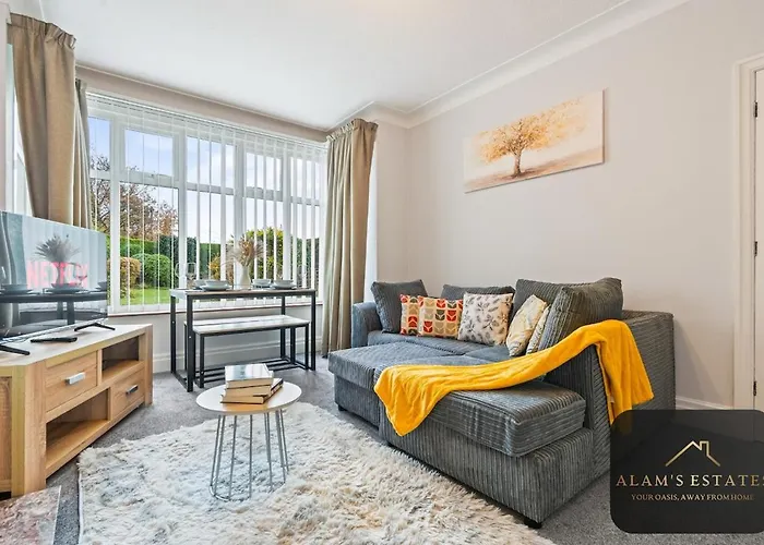 Roundhay 4-bed With Free Parking Wi-fi Holiday home