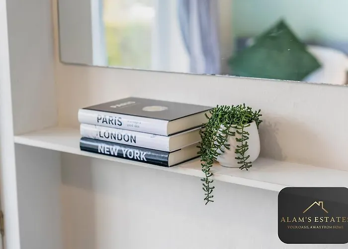 Roundhay 4-bed With Free Parking Wi-fi