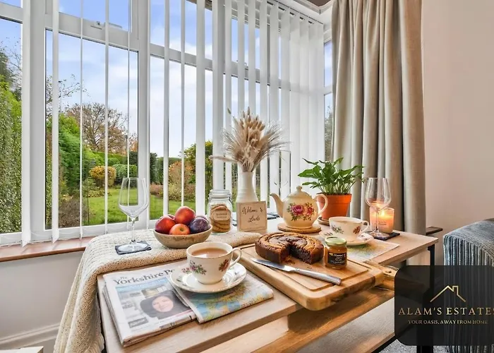 Roundhay 4-bed With Free Parking Wi-fi בית נופש *