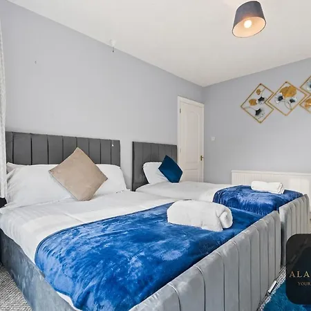 Roundhay 4-bed With Free Parking Wi-fi * Leeds (West Yorkshire)