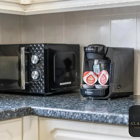 Roundhay 4-bed With Free Parking Wi-fi Feriehus Leeds (West Yorkshire)