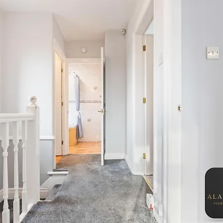 Roundhay 4-bed With Free Parking Wi-fi * Leeds (West Yorkshire)