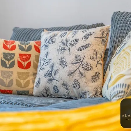 Roundhay 4-bed With Free Parking Wi-fi Feriehus Leeds (West Yorkshire)