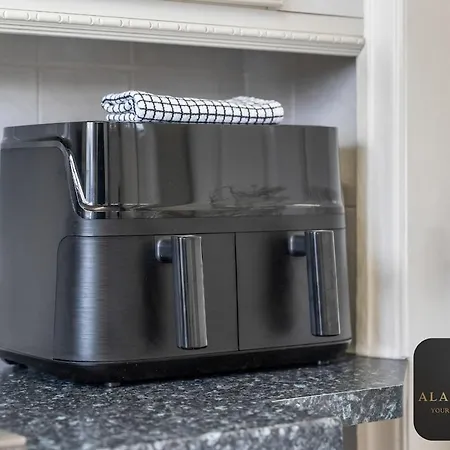 Feriehus Roundhay 4-bed With Free Parking Wi-fi