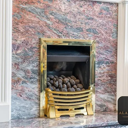 Feriehus Roundhay 4-bed With Free Parking Wi-fi Leeds (West Yorkshire)