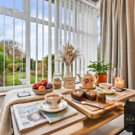 Roundhay 4-bed With Free Parking Wi-fi Prázdninový dům *