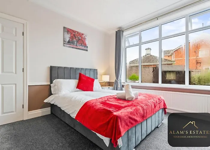 Roundhay 4-bed With Free Parking Wi-fi * Leeds (West Yorkshire)