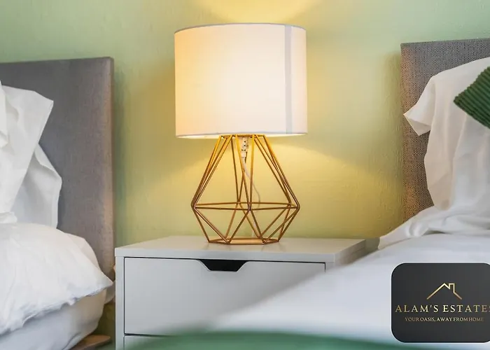 Roundhay 4-bed With Free Parking Wi-fi