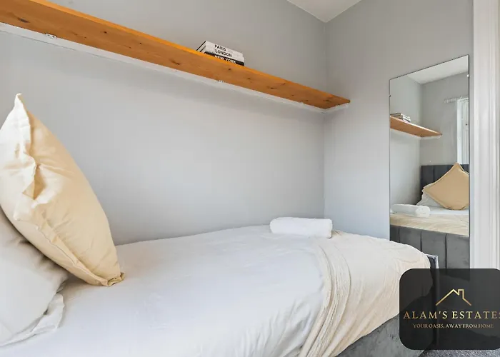 Semesterbostad Roundhay 4-bed With Free Parking Wi-fi